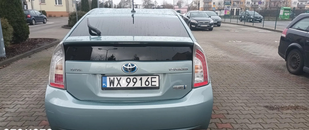 Toyota Prius cena 49900 przebieg: 185000, rok produkcji 2015 z Warszawa małe 742